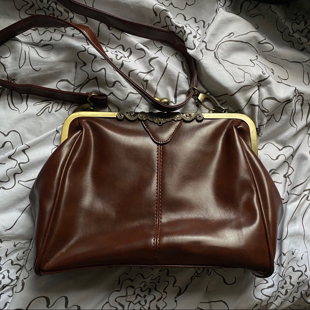 Vintage kiss lock purse